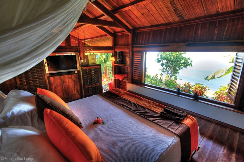 Bush Experience And Luxurious Ecolodge