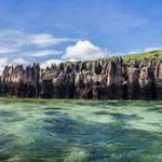 Visite des 3 baies – Déjeuner Royal Sakalava – Visite de la montagne des Français – Nuitée en demi-pension Grand Hôtel / Mer Emeraude – Déjeuner – Diner Kaza – Nuitée en Bed & Breakfast au Grand Hôtel — Diego Suarez & le Nord, Madagascar